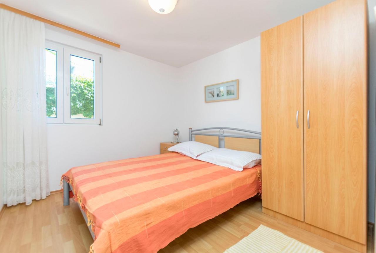 Apartments Ljubomir Rogoznica  Ngoại thất bức ảnh