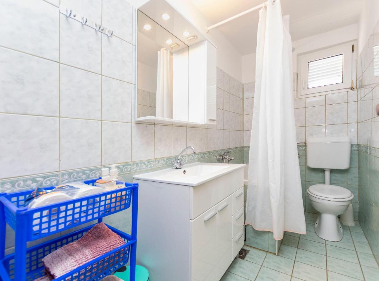 Apartments Ljubomir Rogoznica  Ngoại thất bức ảnh