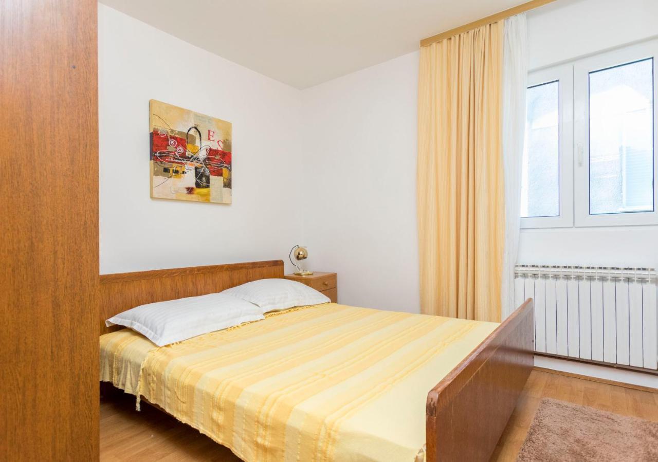 Apartments Ljubomir Rogoznica  Ngoại thất bức ảnh