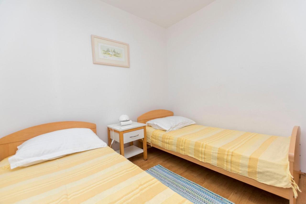 Apartments Ljubomir Rogoznica  Ngoại thất bức ảnh